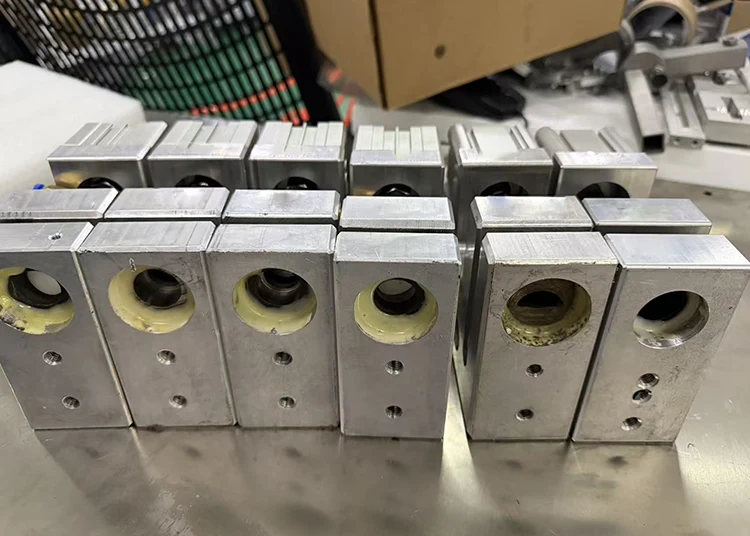 Pneumatic Full-cut Die 